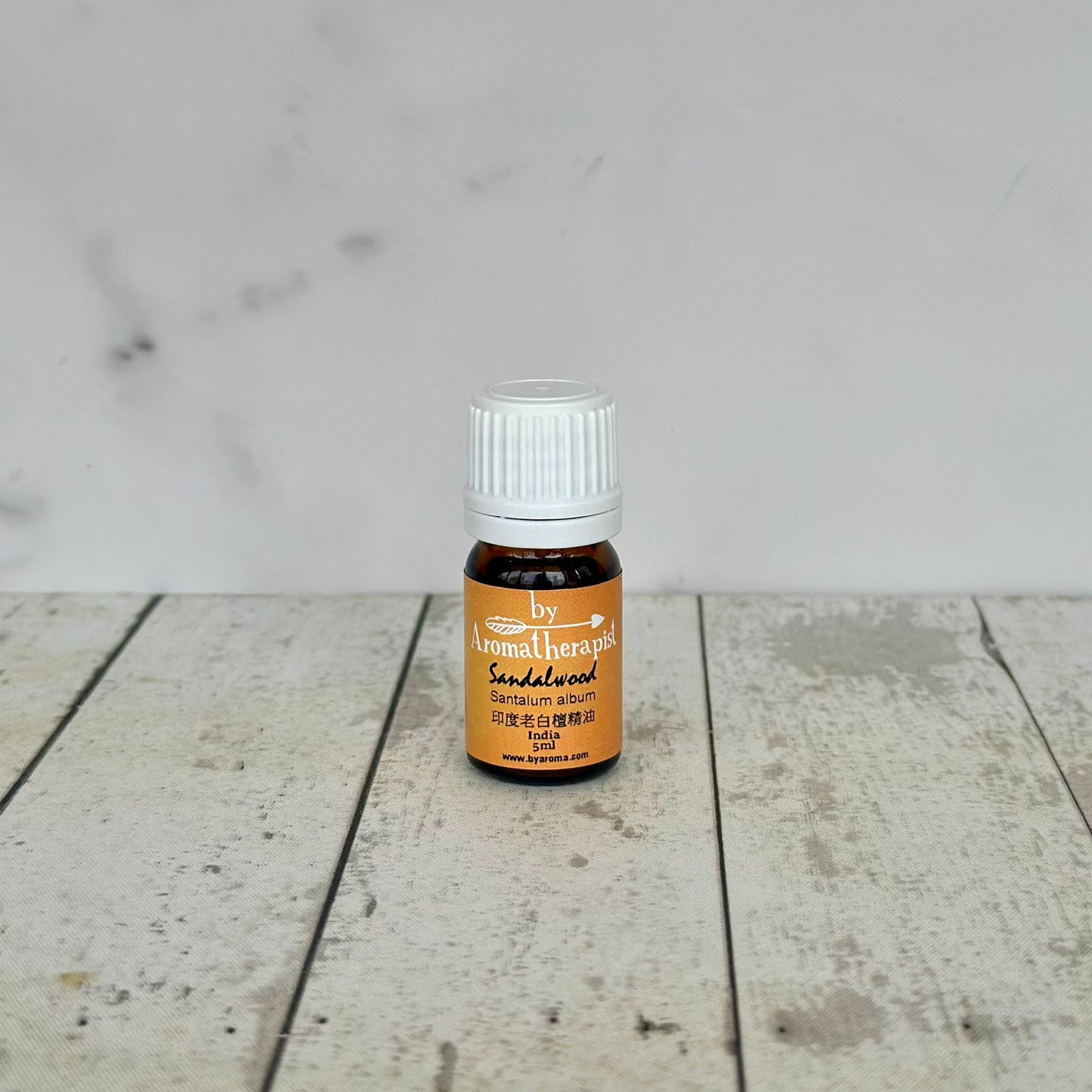 Sandalwood Essential Oil 印度⽼⽩檀香精油(5ml)