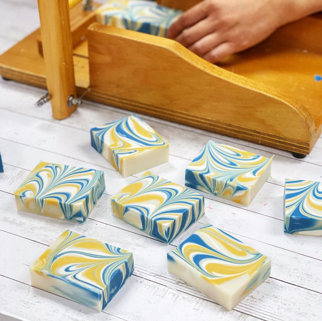 Peacock Swirl Moisturising Olive Marseille Soap 孔雀渲染橄欖馬賽皂