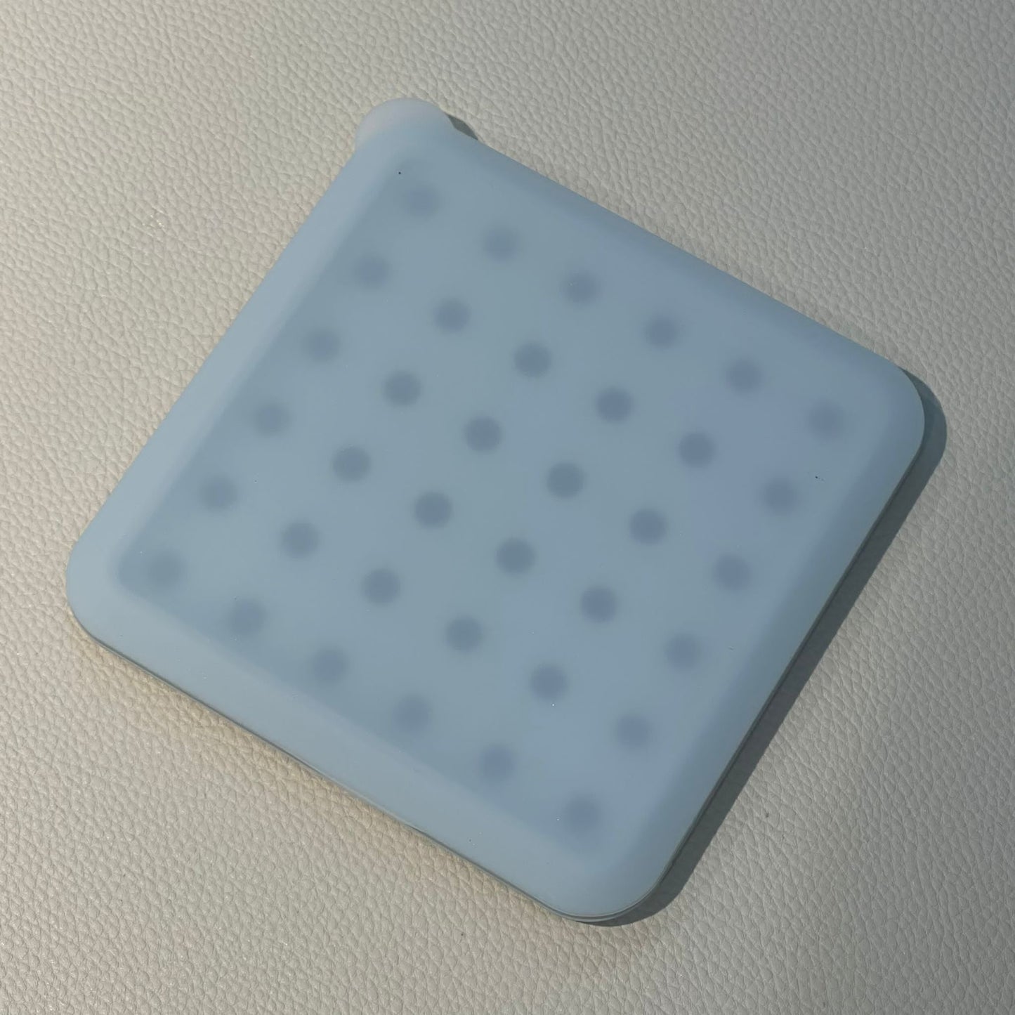 36 mini pearl mould with cover 36連帶蓋珍珠粒模