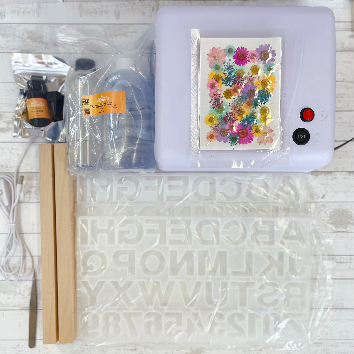 Pressed Flowers Alphabet Night Light Tools & Ingredients Package (with UV lamp) 壓花滴膠字母小夜燈工具及材料套裝(連UV燈)
