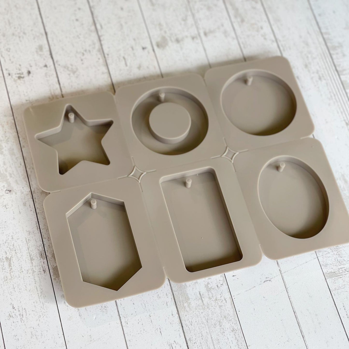 Tag mould 吊牌模具