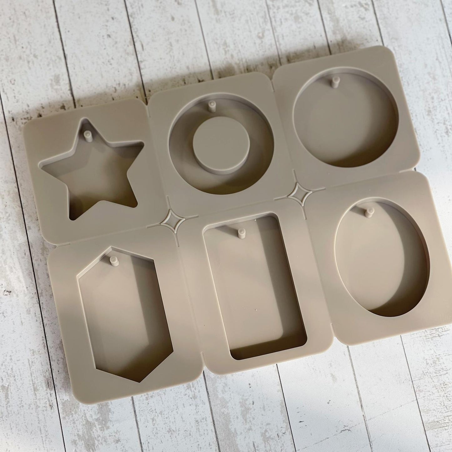 Tag mould 吊牌模具