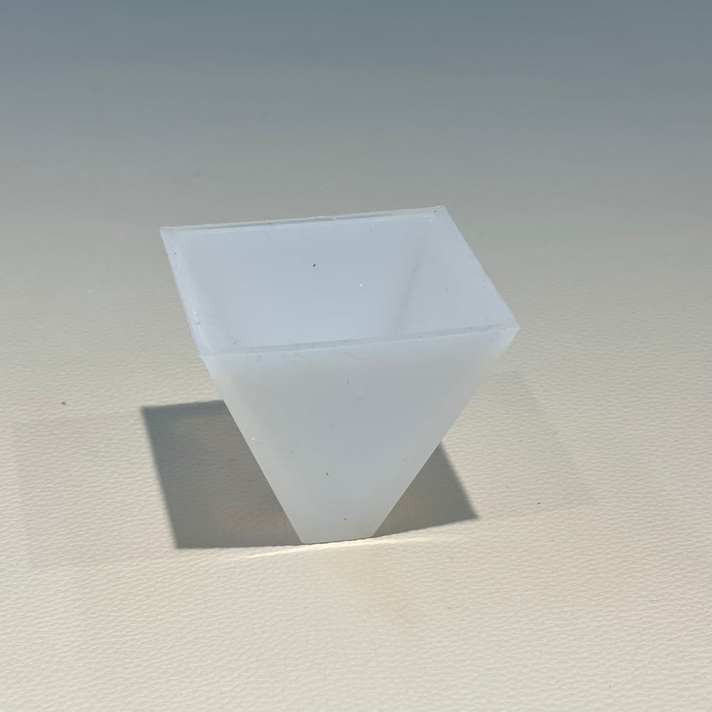 Pyramid mould 金字塔模