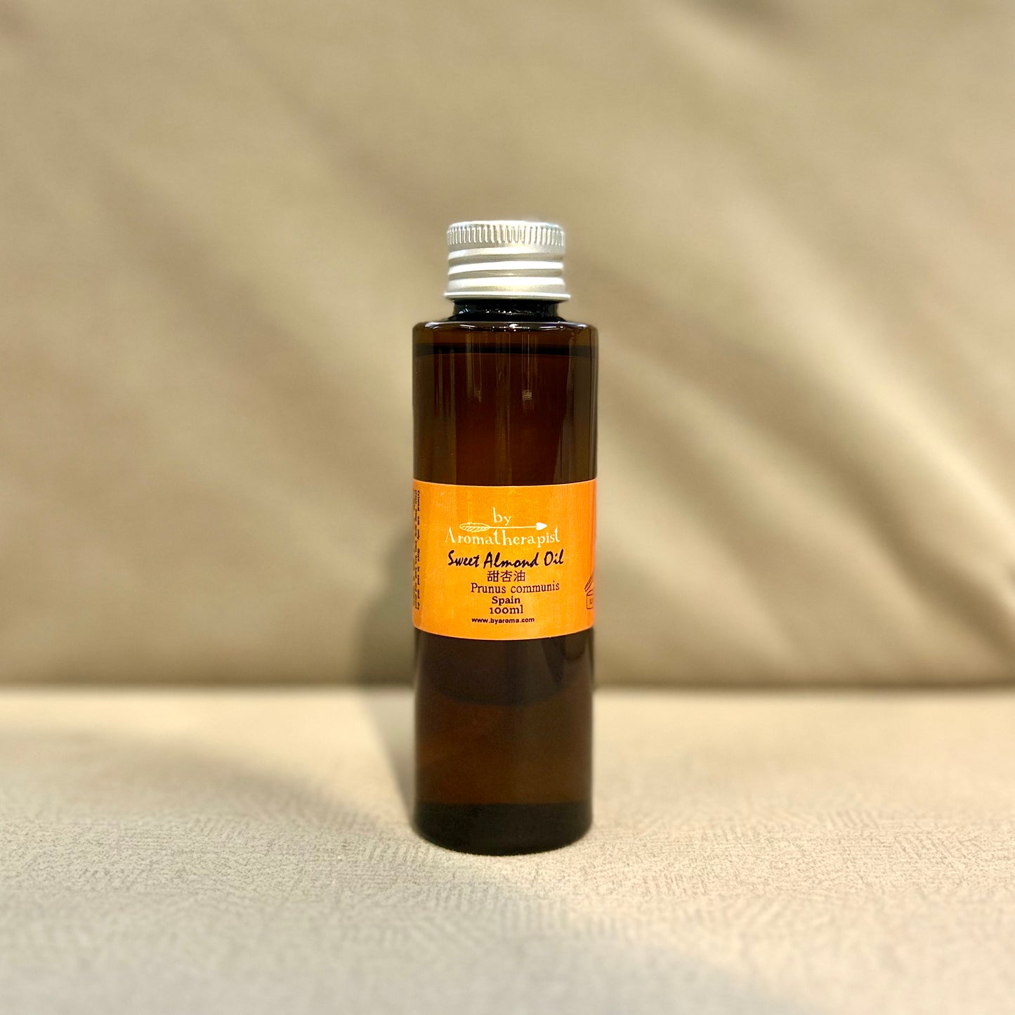 Sweet Almond Oil	甜杏油 （100ml/500ml/1L)