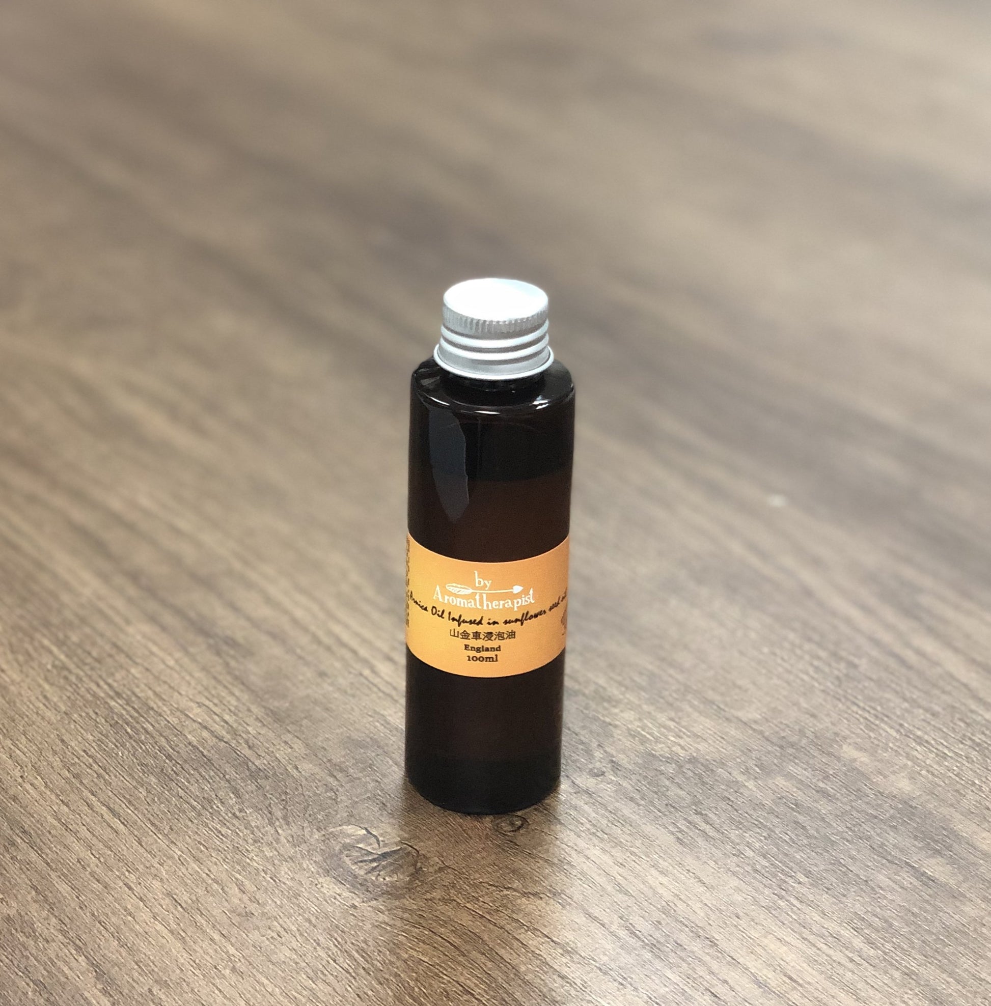 Arnica Oil Infused in Sunflower Seed Oil 山金車浸泡油 (100ml) - Life Science Publishing & Products Hong Kong and Asia